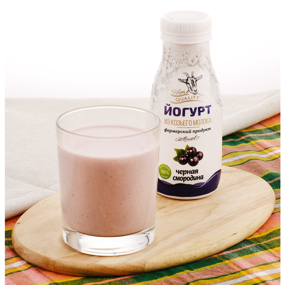 Йогурт из козьего молока «Крестьянское фермерское хозяйство Дак» с черной смородиной 3.0 -4.5%, 250 г #1