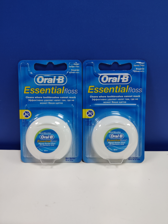 Зубная нить / нитка Oral-B Essential Floss Waxed Mint Вощеная 2 шт. х 50 м