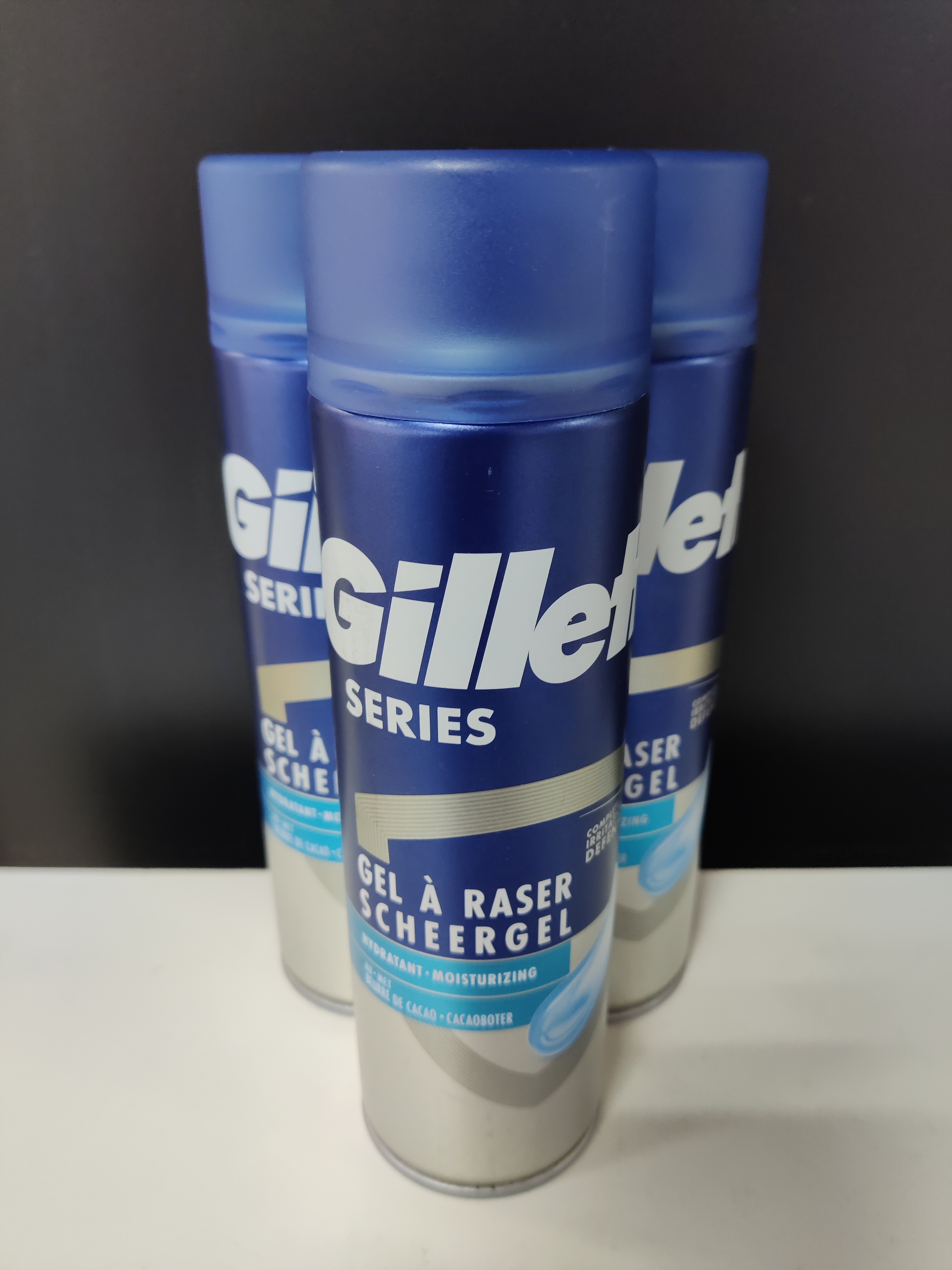 Гель для бритья Gillette Series Moisturizing / Увлаж­ня­ю­щий с маслом какао 3 шт. х 200 мл