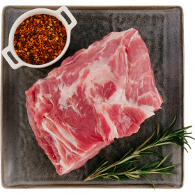 По­лу­фаб­ри­кат мясной из сви­ни­ны «Шей­ная часть» 1 кг