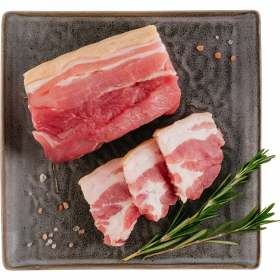 По­лу­фаб­ри­кат мясной из сви­ни­ны «Гру­дин­ка бес­кост­на­я» 1 кг