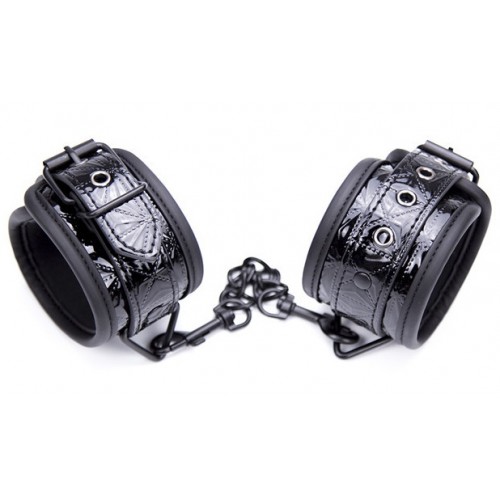 Дизайнерские наручники черного цвета
