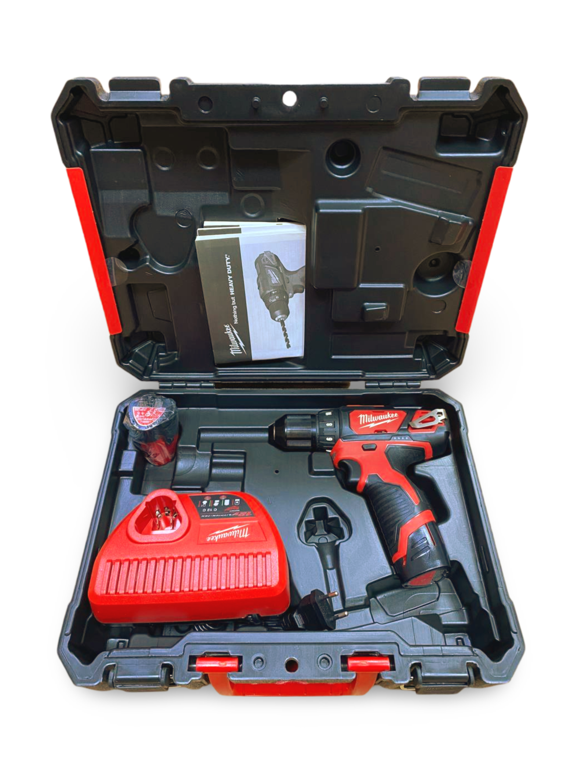 Аккумуляторная дрель-шуруповерт Milwaukee M12 BDD-202С