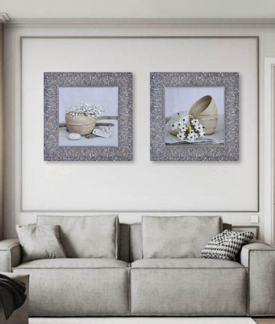 Картина с цветами на стену в багете серебро интерьерная