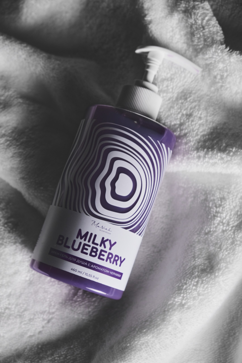 Парфюмированный Крем-гель для душа с ароматом черники Mariee la cosmetique Milky Blueberry 460мл