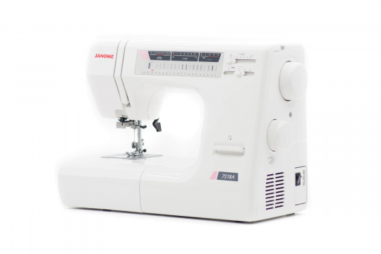 Швейная машина Janome 7518A