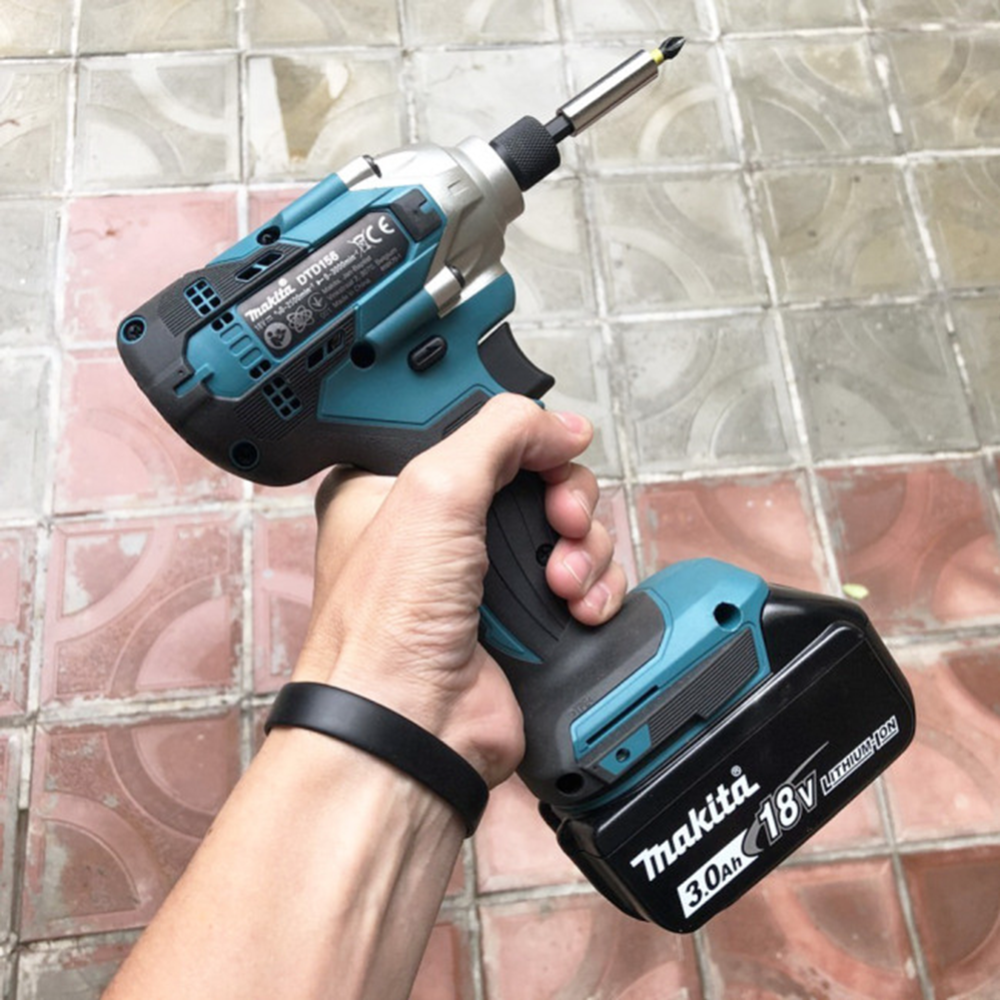 Винтоверт «Makita» DTD156Z