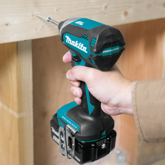 Шуруповерт «Makita» DTD 153 Z