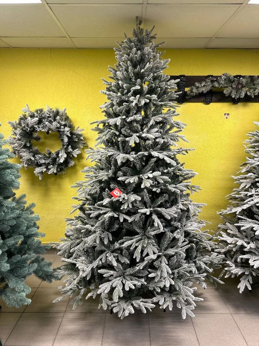 Ель заснеженная Christmas Tree MonPelie 1,8 м