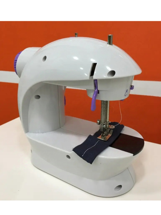 Швейная машинка портативная с адаптером Mini Sewing Machine Plus SM-202A