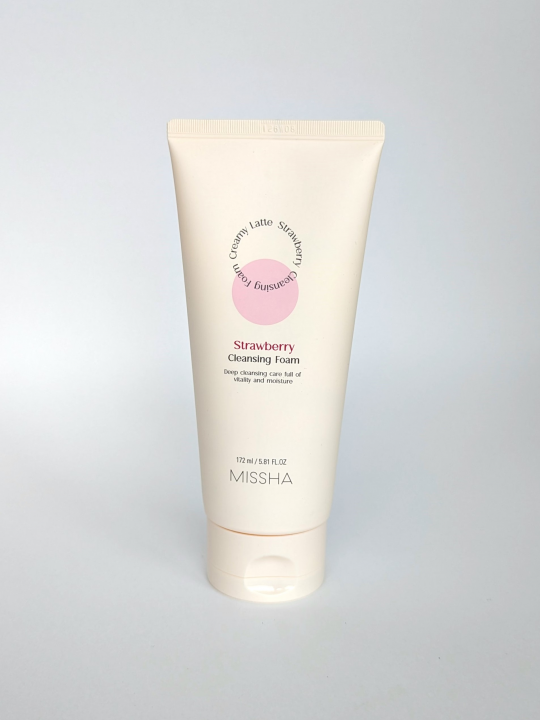 Очищающая пенка Missha Creamy Latte Strawberry Cleansing Foam 172 мл